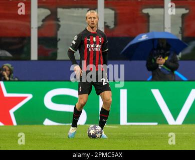 Milan, Italie. 12th avril 2023. Milan 12 avril G. Meazza Stade UEFA Champions League 2022/23 AC Milan - SSC Napoli dans la photo : Simon Kjaer crédit: Christian Santi/Alamy Live News Banque D'Images