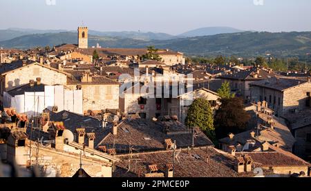 Panorama de la campagne italienne depuis la ville médiévale de Gubbio à Pérouse, Ombrie Banque D'Images