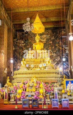 La salle d'ordination (ubosot) à Wat Pho à Bangkok, Thaïlande Banque D'Images