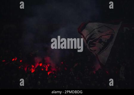 AC Milan supporters de Curva Sud pendant la Ligue des champions de l'UEFA, quart de finale, match de football de 1st jambes entre AC Milan et SSC Napoli sur 12 avril 2023 au stade San Siro à Milan, Italie - photo Luca Rossini / E-Mage Banque D'Images