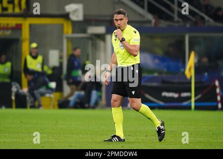 Milan, Italie. 12th avril 2023. Istvan Kovacs (arbitre) lors de la Ligue des champions de l'UEFA, en quarts de finale, match de football de 1st jambes entre l'AC Milan et la SSC Napoli sur 12 avril 2023 au stade San Siro de Milan, Italie - photo Morgese-Rossini/DPPI crédit: DPPI Media/Alay Live News Banque D'Images