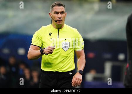 Milan, Italie. 12th avril 2023. Istvan Kovacs (arbitre) lors de la Ligue des champions de l'UEFA, en quarts de finale, match de football de 1st jambes entre l'AC Milan et la SSC Napoli sur 12 avril 2023 au stade San Siro de Milan, Italie - photo Morgese-Rossini/DPPI crédit: DPPI Media/Alay Live News Banque D'Images