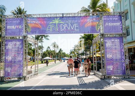 Miami Beach Florida, Miami Beach Live Carnaval Experience, Spring Breakers, Ocean Art Drive, homme hommes, femme femme femme femme, adultes, resid Banque D'Images