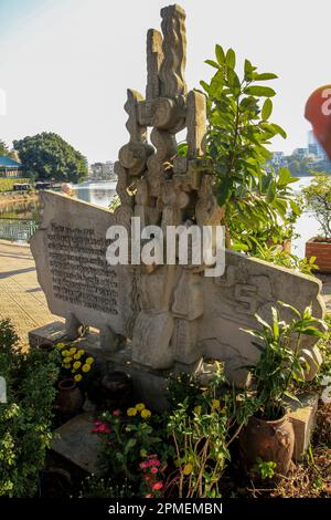 Monument John McCain au lac truc Bach, Hanoï, Vietnam Banque D'Images