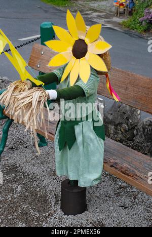 Le festival Kettlewell Scarecrow semble être un événement annuel du mois d'août dans les Yorkshire Dales. Il a une forte participation des villageois et est un événement formidable. Banque D'Images