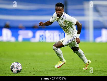 Madrid, Espagne. 12/04/2023, Vinicius Jr du Real Madrid lors du match de la Ligue des champions de l'UEFA, quart-finale, 1st pieds entre le Real Madrid et le Chelsea FC joué au stade Santiago Bernabeu sur 12 avril 2023 à Madrid, Espagne. (Photo de Sergio Ruiz / PRESSIN) Banque D'Images