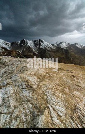 France, Hautes Alpes (05) et Savoie (73), vue du Col du Galibier vers les aiguilles d'Arves Banque D'Images