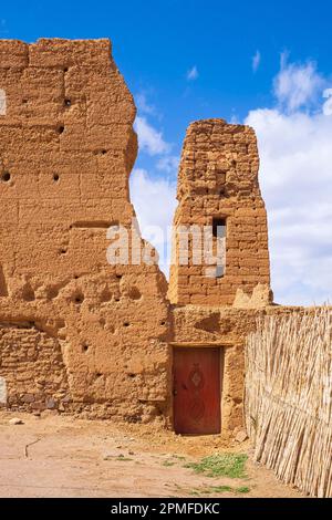 Maroc, province de Ouarzazate, Tazenakht, kasbah en ruines dans le vieux village Banque D'Images