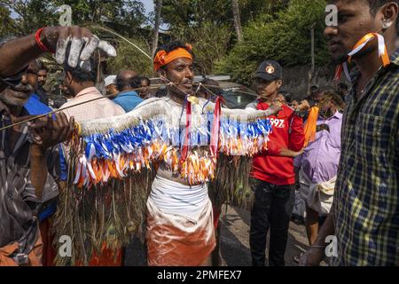 Inde, Kerala, Paramur, festival hindou de Thaipusam, les participants ayant été percés en transe Banque D'Images