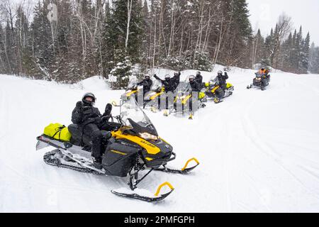 Canada, province de Québec, Parc régional du Lac Taureau, motoneige hors piste Banque D'Images