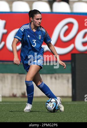 Vercelli, Italie, 11th avril 2023. Giulia Trévise, d'Italie, lors du championnat UEFA U19 au Stadio Silvio Piola, Vercelli. Le crédit photo devrait se lire: Jonathan Moscrop / Sportimage Banque D'Images