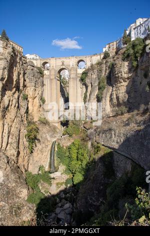 RONDA, ANDALOUSIE, ESPAGNE - 4 NOVEMBRE 2021 le nouveau pont Banque D'Images