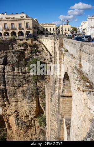 RONDA, ANDALOUSIE, ESPAGNE - 4 NOVEMBRE 2021 le nouveau pont Banque D'Images