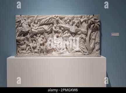 Sculpture d'albâtre par l'artiste italien Raffaello Consortini (1908-2000) - 'Nativité' - 1937 - en exposition au MUSÉE MART- Rovereto, Trento, Italie Banque D'Images