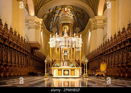 Maître-autel et chœur, Basilique Cathédrale métropolitaine de Lima, Lima, Pérou, Amérique du Sud Banque D'Images