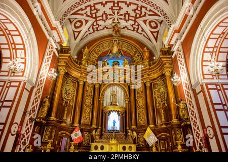 Nef central et plafond, basilique et couvent de San Francisco de Lima, Lima, Pérou, Amérique du Sud Banque D'Images