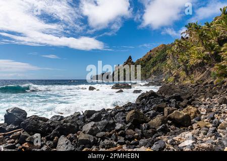 Côte rocheuse de l'île Pitcairn, territoire britannique d'outre-mer, Pacifique Sud, Pacifique Banque D'Images