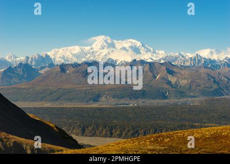 Alaska Range vu de K'esugi Ridge Trail, parc national Denali, Matanuska-Susitna Borough, centre-sud de l'Alaska, Alaska Banque D'Images