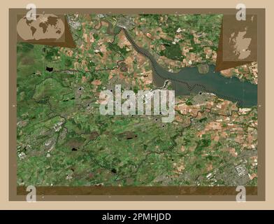 Falkirk, région d'Écosse - Grande-Bretagne. Carte satellite basse résolution. Lieux des principales villes de la région. Cartes d'emplacement auxiliaire d'angle Banque D'Images