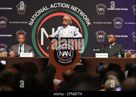 New York, États-Unis. 13th avril 2023. (G-D) le maire de New York Eric Adams, le rév. Al Sharpton et l'ancien joueur de la NBA Earvin 'Magic' Johnson assistent à la convention du réseau national d'action (NAN) de 2023 « The New Black Agenda in Urban America - Building Genergénérations Wealth » (le nouvel ordre du jour noir en Amérique urbaine - bâtir la richesse générationnelle). Au Sheraton Hotel, New York, NY, 12 avril 2023. (Photo par Anthony Behar/Sipa USA) crédit: SIPA USA/Alay Live News Banque D'Images