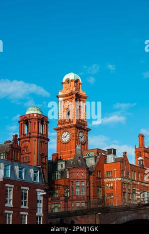 Un bâtiment victorien en briques rouges, appelé Palace Hotel à Manchester, Royaume-Uni Banque D'Images