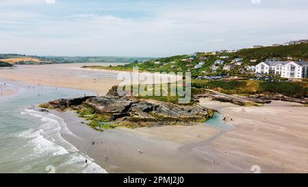 Falaise sur la côte atlantique de l'Irlande. Pointe de la Vierge Marie. Inchydoney est une petite île au large de West Cork, en Irlande. La ville la plus proche est Clonakilty. Il Banque D'Images