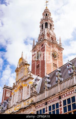 Façade de la bibliothèque centrale de l'Université catholique de Louvain, reconstruite après l'incendie de 1940. Louvain, Communauté flamande, région flamande, Belgique, UE Banque D'Images