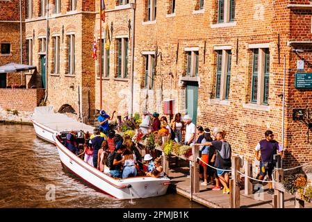 Quai du Rosaire, jetée de Rosario, centre historique de Bruges, Flandre Occidentale, Belgique, Europe Banque D'Images