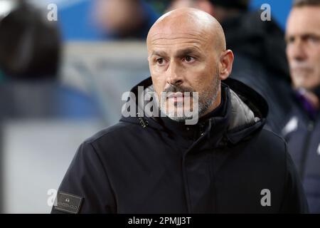 Poznan, Pologne. 13th avril 2023. Vincenzo Italiano lors de la finale de la Ligue de la Conférence européenne de l'UEFA entre Lech Poznan et l'ACF Fiorentina au stade de Poznan sur 13 avril 2023 à Poznan, en Pologne. (Photo de Piotr Matusewicz/PressFocus/Sipa USA) crédit: SIPA USA/Alay Live News Banque D'Images