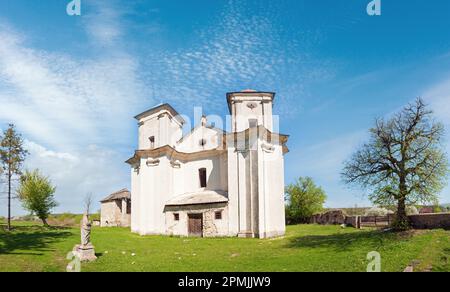 Église d'Annonciation de la Sainte Vierge Marie (village de Sydoriv, région de Ternopil, Ukraine). Construit en 1726-1730. Banque D'Images