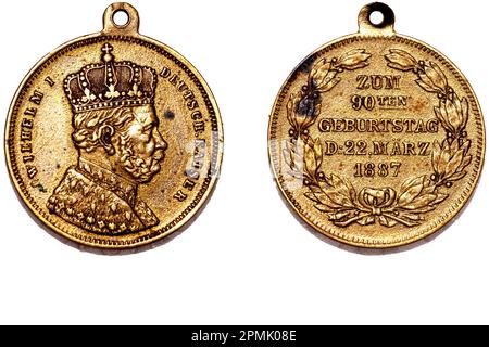 Médaille d'or vintage 1887 90th anniversaire Wilhelm I Deutscher Kaiser Médaille médaillon médaille commémorative DOS ET AVANT Banque D'Images