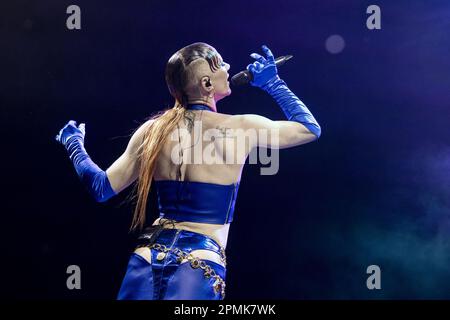 LONDRES, ANGLETERRE: Tom Rasmussen et Bimini soutien Self Esteem aka Rebecca Lucy Taylor at Hammersmith Apollo. Avec: Bimini où: Londres, Royaume-Uni quand: 11 Mar 2023 crédit: Neil Lupin/WENN Banque D'Images