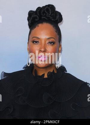 Westwood, États-Unis. 13th avril 2023. Aisha Tyler arrive à la première de la série originale d'Apple la dernière chose qu'il m'a dit tenue au Bruin Regency Theatre à Westwood, CA le jeudi, 13 avril 2023 . (Photo de Juan Pablo Rico/Sipa USA) crédit: SIPA USA/Alay Live News Banque D'Images