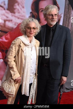 Los Angeles, Californie, États-Unis . 13th avril 2023 l'actrice Amy Irving et le directeur de mari Kenneth Bowser assistent à la soirée d'ouverture du festival de film classique de TCM 2023 au TCL Chinese Theatre on 13 avril 2023 à Los Angeles, Californie, États-Unis. Photo de Barry King/Alay Live News Banque D'Images