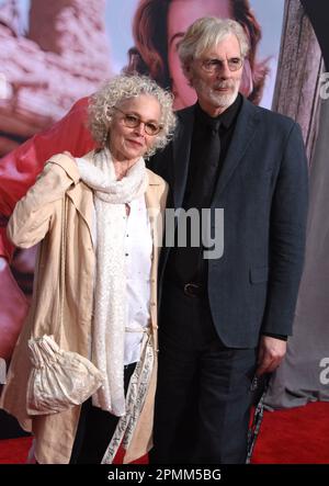 Los Angeles, Californie, États-Unis . 13th avril 2023 l'actrice Amy Irving et le directeur de mari Kenneth Bowser assistent à la soirée d'ouverture du festival de film classique de TCM 2023 au TCL Chinese Theatre on 13 avril 2023 à Los Angeles, Californie, États-Unis. Photo de Barry King/Alay Live News Banque D'Images