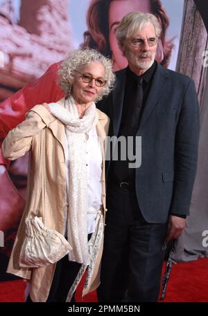 Los Angeles, Californie, États-Unis . 13th avril 2023 l'actrice Amy Irving et le directeur de mari Kenneth Bowser assistent à la soirée d'ouverture du festival de film classique de TCM 2023 au TCL Chinese Theatre on 13 avril 2023 à Los Angeles, Californie, États-Unis. Photo de Barry King/Alay Live News Banque D'Images