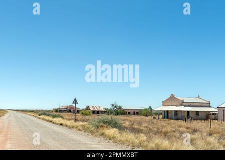 Putsonderwater, Afrique du Sud - février 28 2023 : anciens bâtiments et ruines de la ville fantôme de Putsonderwater dans la province du Cap Nord Banque D'Images