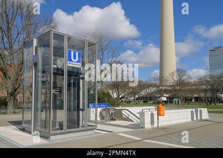 Aufzug zur U 5, U-Bahnhof Rotes Rathaus, Mitte, Berlin, Allemagne Banque D'Images