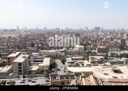 Une vue de paysage urbain depuis la Citadelle Saladin de la ville du Caire en Egypte Banque D'Images