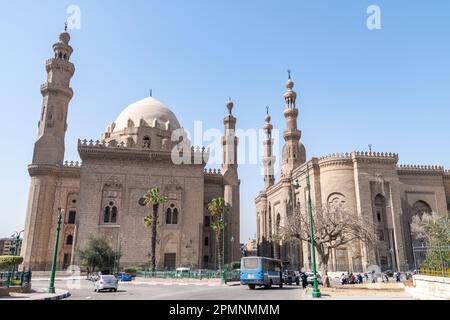 Une vue de la mosquée-Madrasa du sultan Hasan et de la mosquée Al-Rifai au Caire, Egypte Banque D'Images