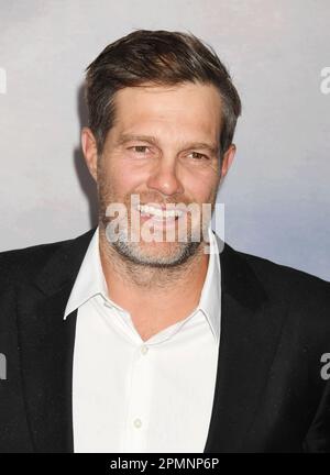 Los Angeles, Californie, États-Unis. 13th avril 2023. Geoff Stults assiste à la première de l'Apple TV « The Last Thing he Say Me » au Regency Bruin Theatre sur 13 avril 2023 à Los Angeles, en Californie. Crédit : Jeffrey Mayer/JTM photos/Media Punch/Alay Live News Banque D'Images