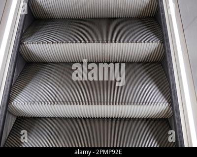 Détails des escaliers roulants, Tate Modern, Londres, Royaume-Uni ; Londres, Angleterre Banque D'Images