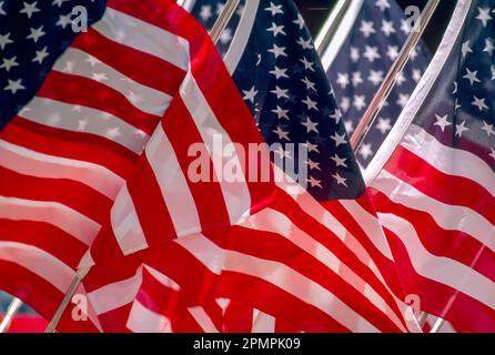 Vue rapprochée d'un groupe de drapeaux américains ; New York City, New York, États-Unis d'Amérique Banque D'Images