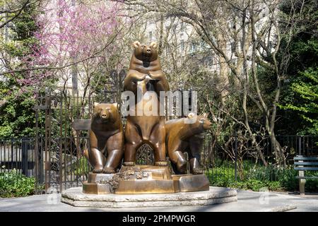 Central Park est magnifique au printemps et populaire auprès des touristes et des résidents, New York City, USA 2023 Banque D'Images