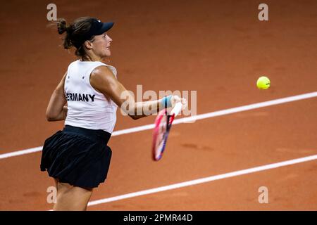 Stuttgart, Allemagne. 14th avril 2023. Tennis, femmes: Billie Jean King Cup - cycle de qualification, Allemagne - Brésil, Porsche Arena. Tatjana Maria d'Allemagne en action. Crédit : Tom Weller/dpa/Alay Live News Banque D'Images