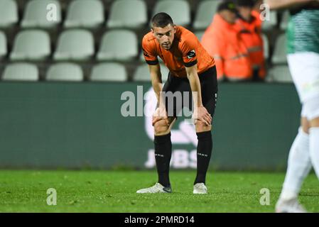 Lommel, Belgique. 14th avril 2023. Les joueurs de Deinze semblent déprimés après avoir perdu un match de football entre KMSK Deinze et Lommel SK, le vendredi 14 avril 2023 à Deinze, le 7 jour de la relégation les éliminatoires de la 2022-2023 'Challenger Pro League' 1B deuxième division du championnat belge. BELGA PHOTO JILL DELSAUX crédit: Belga News Agency/Alay Live News Banque D'Images