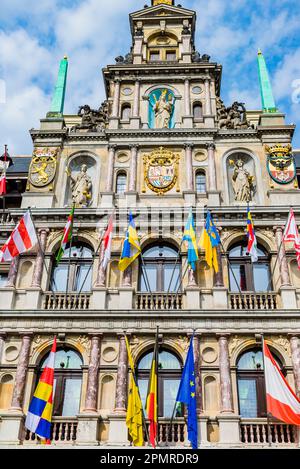 L'hôtel de ville d'Anvers, bâtiment de la Renaissance, se trouve à l'ouest de la grande place du marché d'Anvers. Érigé entre 1561 et 1565 Banque D'Images