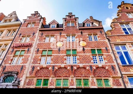 Ancienne Maison des Swans, actuel Hôtel Marriott. À l'origine, le bâtiment était une maison. Au milieu du temps, un cygne regardant à gauche était le symbole Banque D'Images