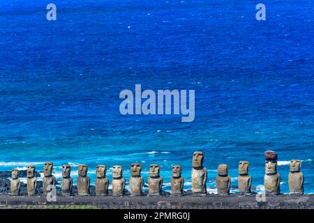 Moais à AHU Tongariki, parc national de Rapa Nui, Île de Pâques, Chili, site du patrimoine mondial de l'UNESCO Banque D'Images