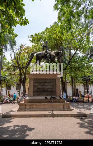 Carthagène, Colombie - 31 mars 2023 : statue de Simon Bolivar au cœur de la vieille ville de Carthagène, Colombie. Banque D'Images